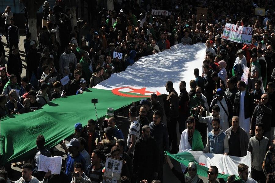 یک کشته و 183 زخمی در اعتراضات الجزایر
